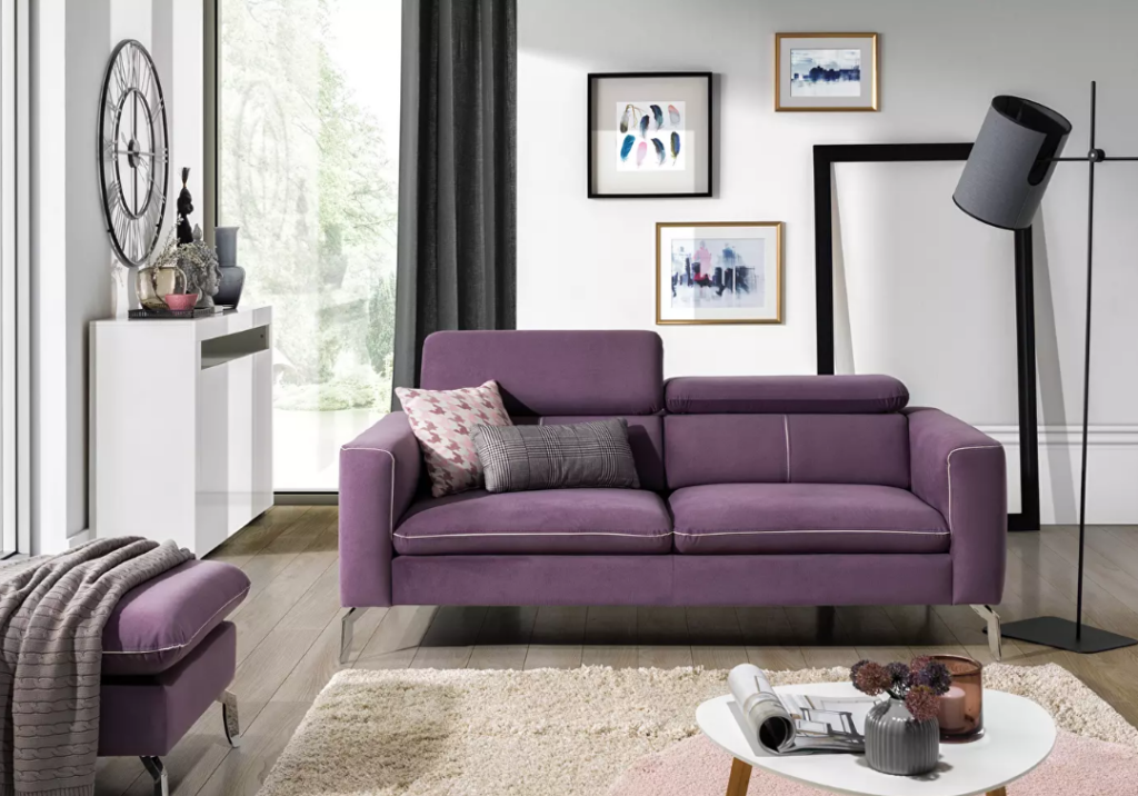 Kauč bez razvlačenje za ugodno sjedenje i odmaranje 