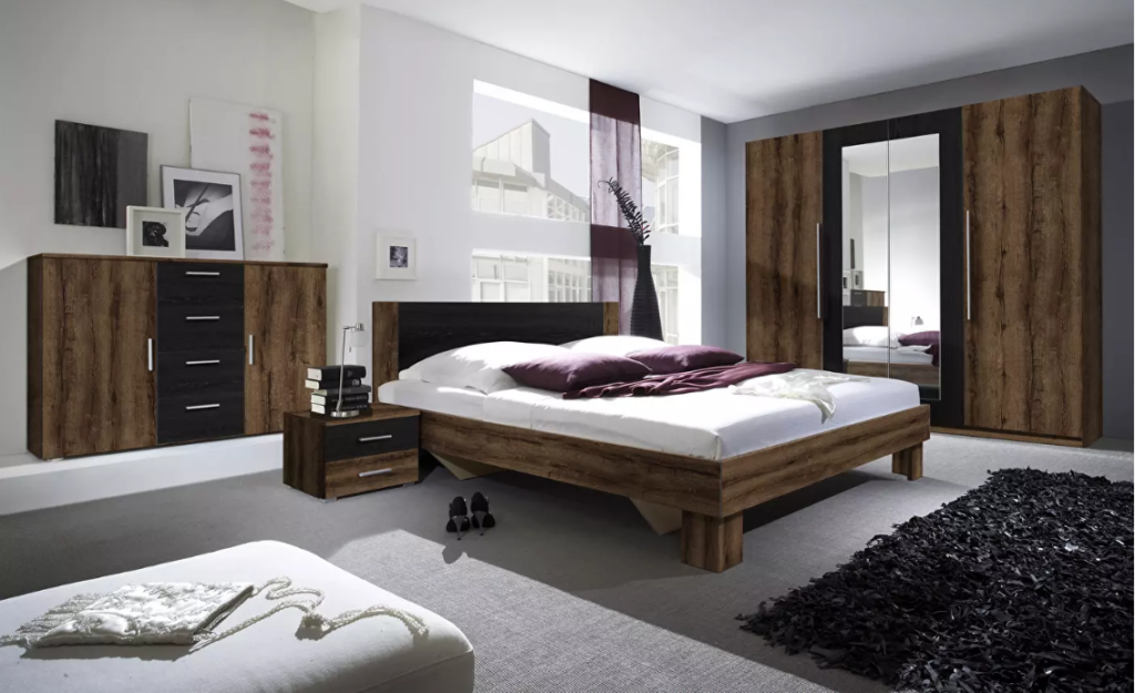 Spavaća soba Verwood spaja moderan dizajn i kvalitetne materijale koji će vam osigurati kvalitetan san. Osim kreveta, u cijenu su uključena i dva noćna ormarića.
