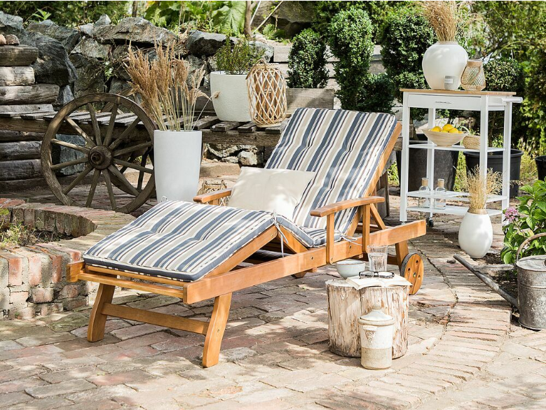 Drvene ležaljke čest su izbor onih koji preferiraju prirodan i sofisticiran izgled. Drvo je dugotrajan materijal koji, uz pravilnu njegu, odlično odolijeva vanjskim uvjetima.